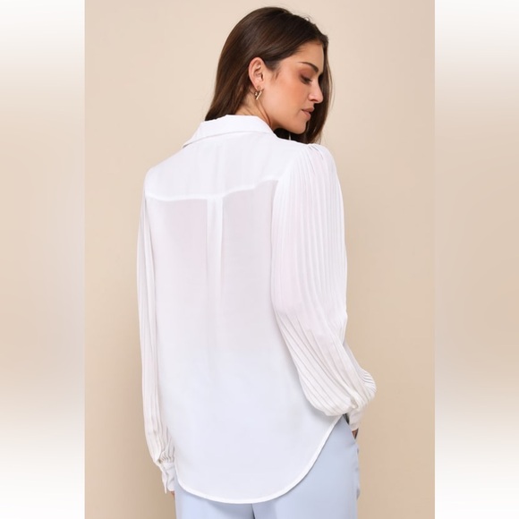 NWT Lulus Successful Poise White Pleated Sleeve Button-Up Top - Picture 3 of 4